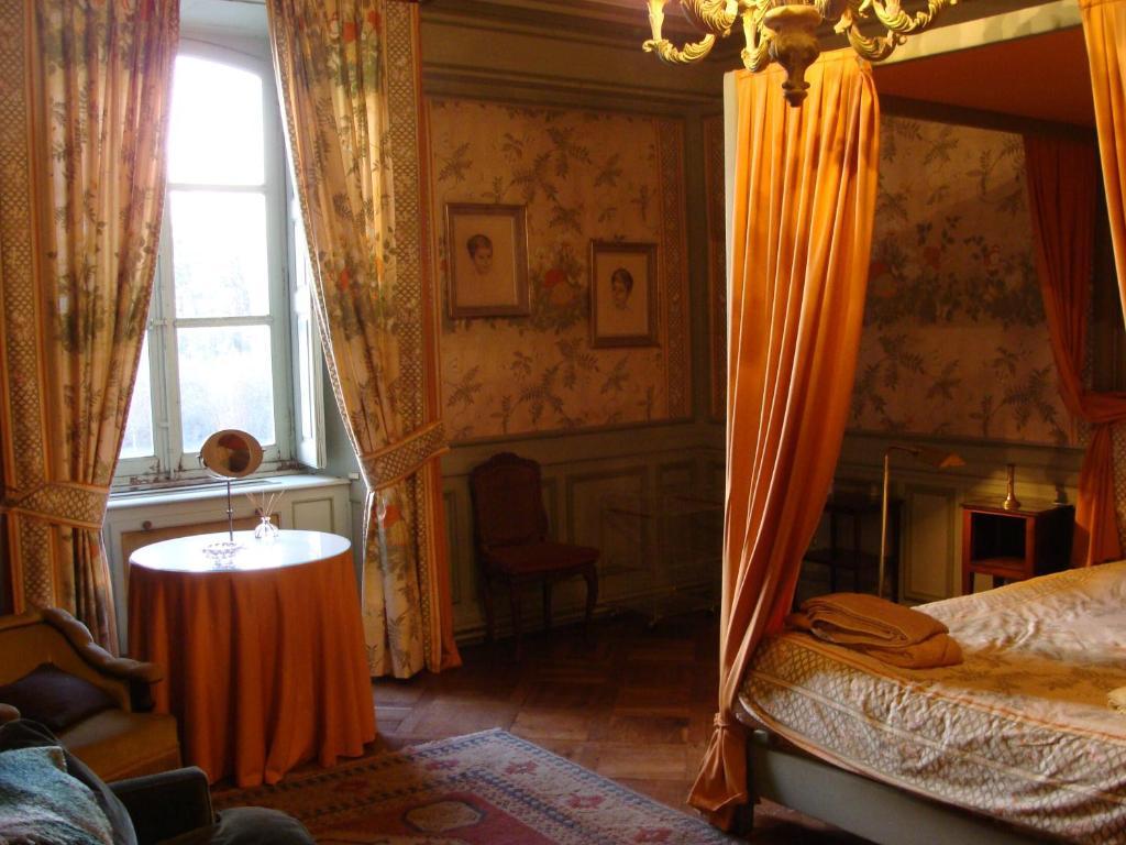 Parigny  ル シャトー ダイイ Bed & Breakfast 部屋 写真